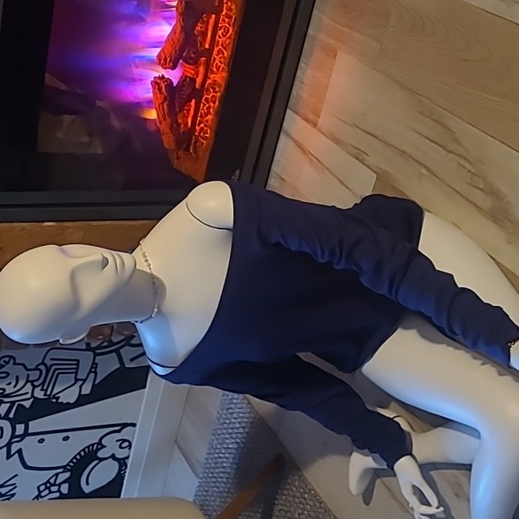 Sweater - Picture 3 of 5